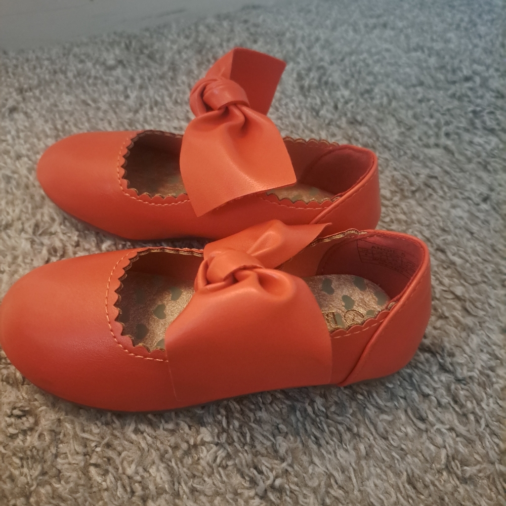 Vibrant Orange Dress Shoes with Elegant Bow